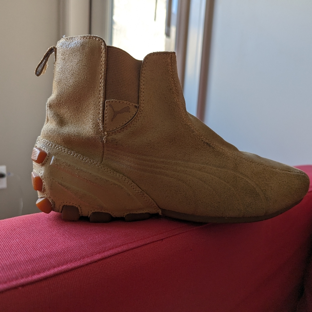 Boots - Picture 4 of 5